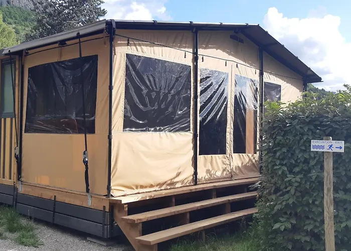 Onlycamp Le Jalinier مكان تخييم